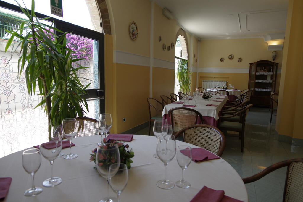 Tennis Hotel Поццуоли Экстерьер фото